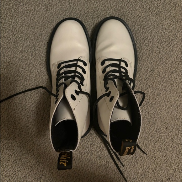 White Lace Up Dr Martens | Women’s 9 - Picture 3 of 6